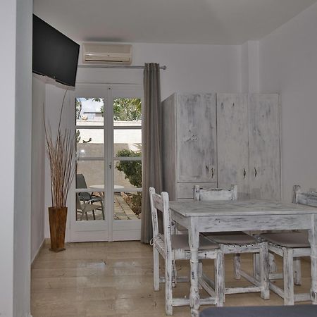 Ira Apartments Kamári エクステリア 写真