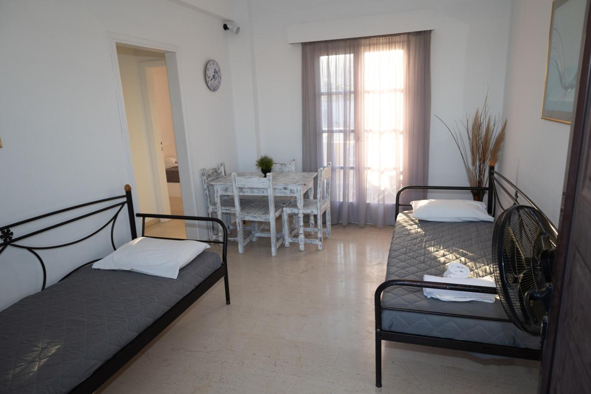 Ira Apartments Kamári エクステリア 写真