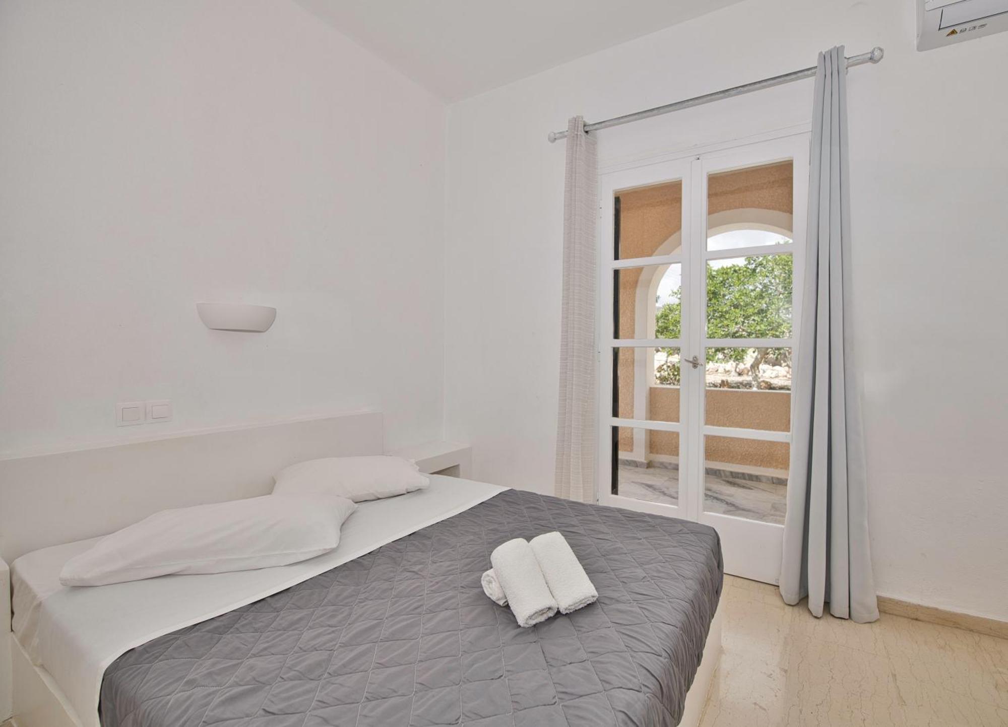 Ira Apartments Kamári エクステリア 写真