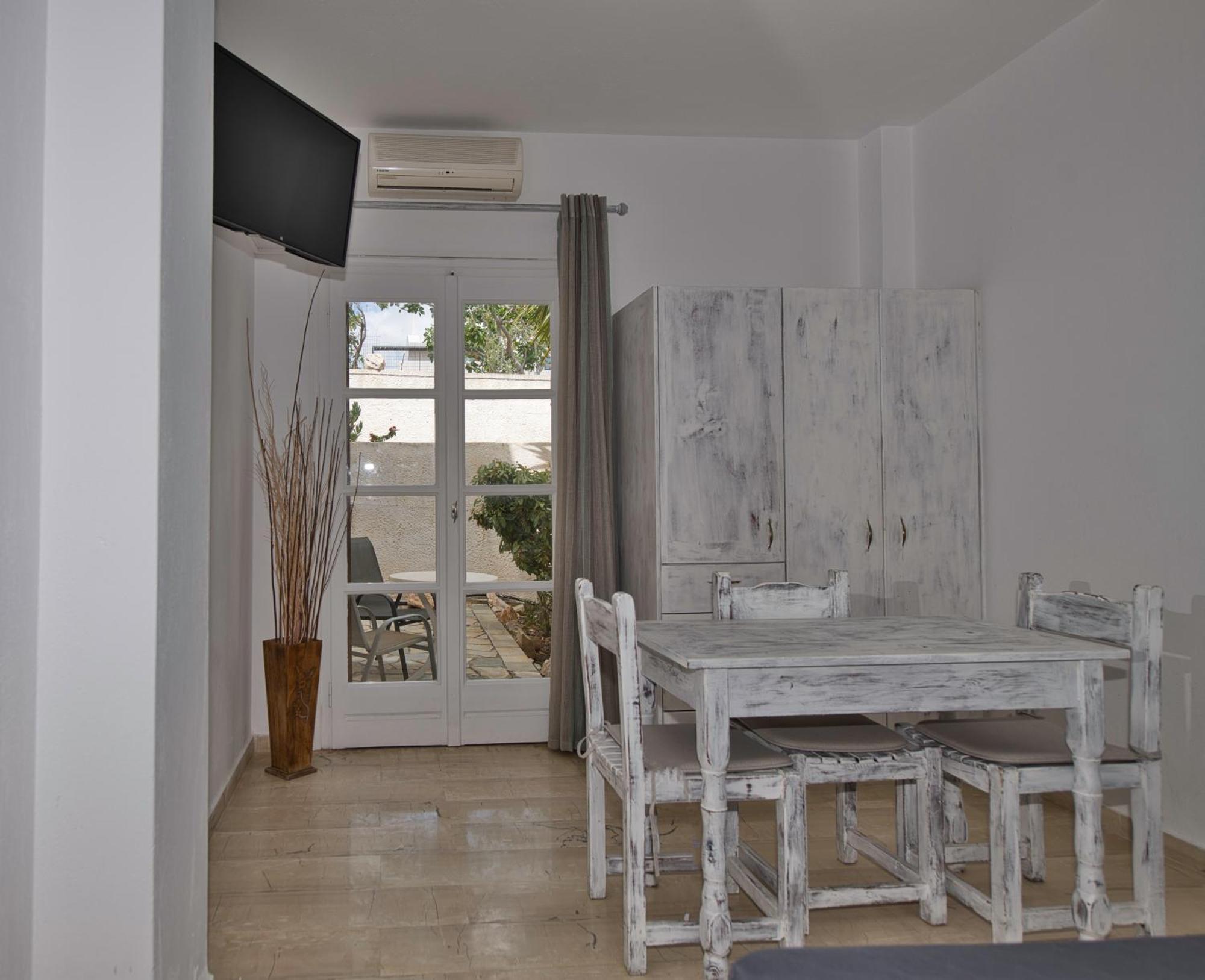 Ira Apartments Kamári エクステリア 写真