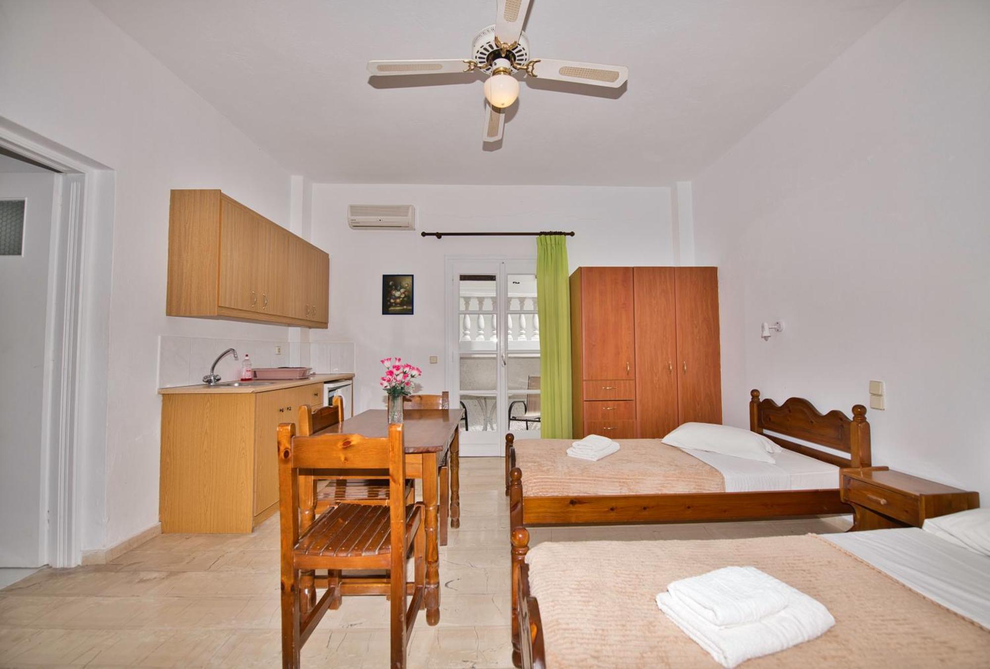 Ira Apartments Kamári エクステリア 写真