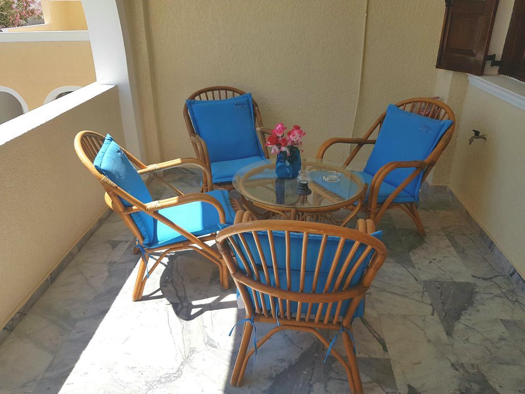 Ira Apartments Kamári エクステリア 写真