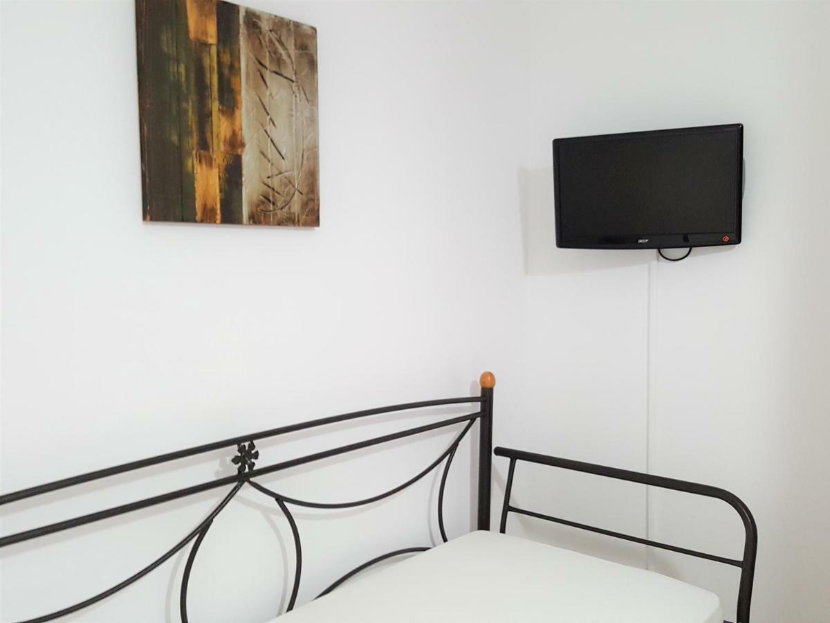 Ira Apartments Kamári エクステリア 写真